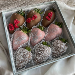 Sweet Life Chocolate-Covered Strawberries with delivery Tyumen