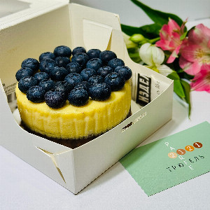 Bento Cake "Berry Veil" with delivery Saint Petersburg