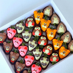 Chocolate Strawberry "Forest Tale" with Handmade Design with delivery Nizhniy-Novgorod