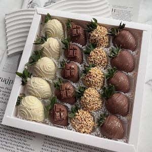 Velvet Evening Chocolate Strawberries with delivery Belgorod
