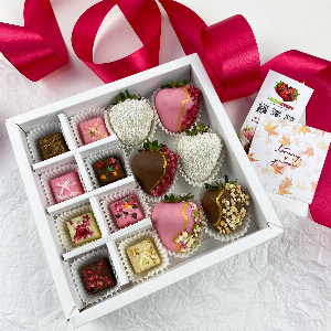 Handmade Tenderness Strawberries & Candy with delivery Perm