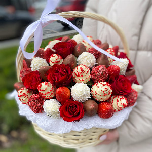 Корзина "Кенийский рассвет" с розами