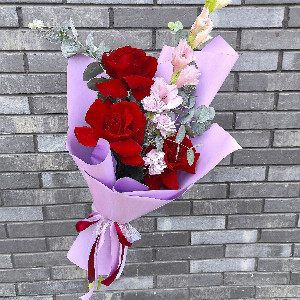 Bouquet "Ruby Dawn" with French Roses with delivery Tyumen