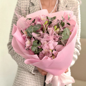 Bouquet "Compliment" of 5 Pink Alstroemerias with Eucalyptus with delivery Moscow