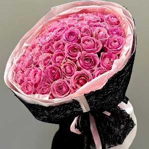 Bouquet "Montmartre Luxury" with 51 Peony Roses with delivery Belgorod