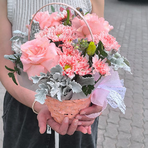 Arrangement "Coral Garden" with French Roses with delivery Barnaul