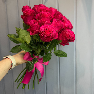 Bouquet "Crimson Dawn" with delivery Murmansk
