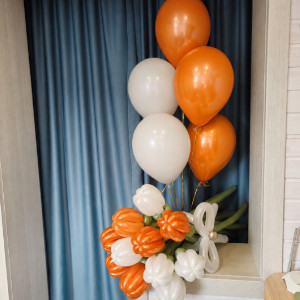 Sunny Tulips Balloon Bouquet with delivery Chelyabinsk