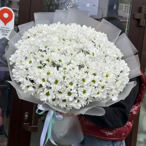 Букет "Ромашковое облако" с кустовой хризантемой с доставкой в Белгороде