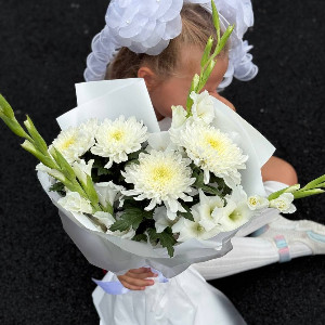 White Dawn Bouquet with Chrysanthemums and Gladiolus with delivery Simferopol