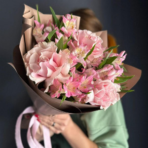 Bouquet "Pink Paris" with Roses with delivery Ufa