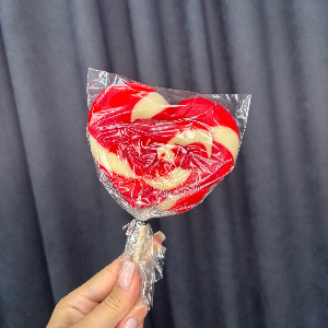 Strawberry Heart Lollipop 110 g with delivery Perm
