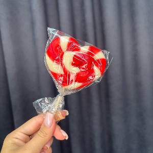 Strawberry Heart Lollipop 50 g with delivery Perm