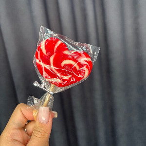 Strawberry Heart Lollipop 30 g with delivery Perm