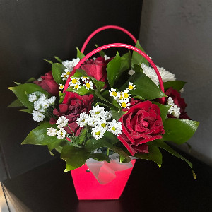 Arrangement "A Compliment for You" with Roses with delivery Moscow