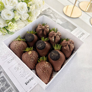 Chocolate Strawberries "Milky Delight" with delivery Saint Petersburg
