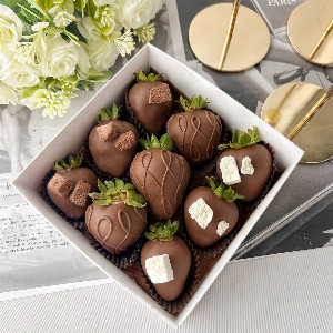 "Airy Dessert" Chocolate Strawberries with delivery Saint Petersburg