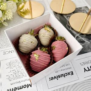 "Sweet Compliment" Chocolate Strawberries with delivery Saint Petersburg