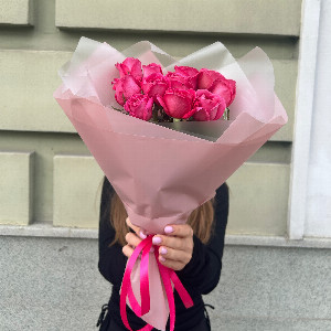 "Pink Light" Bouquet of 11 Roses with delivery Ufa