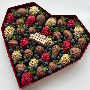 "Grand Heart" Chocolate Strawberries with delivery Kaliningrad