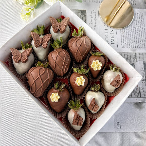 "Light Butterflies" Chocolate Strawberries with delivery Saint Petersburg