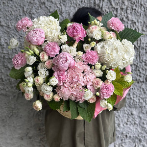 "Marshmallow Dream" Arrangement with Peonies with delivery Vladimir