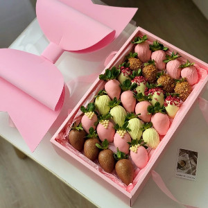 "Pink Silk" Chocolate-Covered Strawberries with delivery Nizhniy-Novgorod