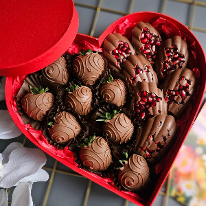 Strawberries & Pomegranate in Chocolate "Juicy Berry" with delivery Vladikavkaz