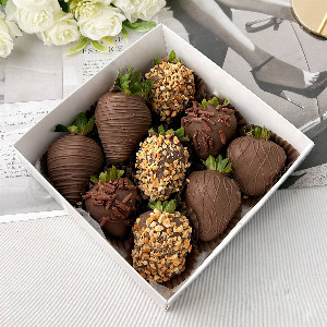 Chocolate-Covered Strawberries "Taste of Celebration" with delivery Saint Petersburg