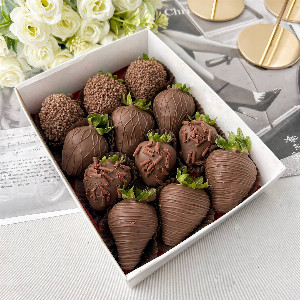 Chocolate-Covered Strawberries "Chocolate Whisper" with delivery Saint Petersburg