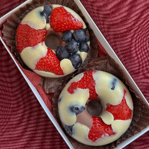 Chocolate Donuts "Berry Duet" with delivery Saint Petersburg