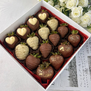 Chocolate-Covered Strawberries "For the Loveliest" with delivery Saint Petersburg