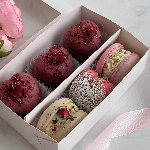 Macaron & Zephyr Set "Gentle Classic" with delivery Moscow