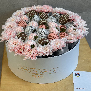 Strawberries and Flowers "Sweet Tooth" with delivery Belgorod