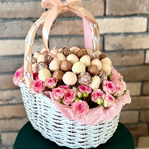 Strawberries and Roses "Sweet Morning" with delivery Perm