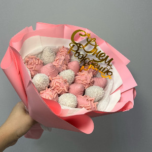 Strawberry Bouquet "Tender Heart" with delivery Samara