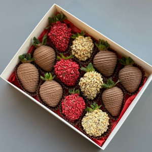Chocolate Strawberries "Raspberry Mosaic" with delivery Chelyabinsk