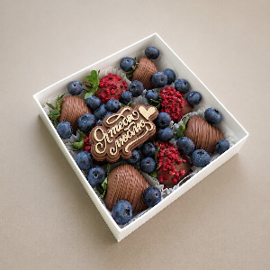 Chocolate Strawberries "Berry Message" with delivery Kaliningrad