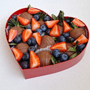 Chocolate Strawberries "Berry Heart" with delivery Kaliningrad