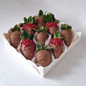 Chocolate Strawberries "Raspberry Touch" with delivery Kaliningrad