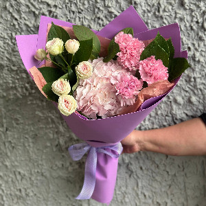 Букет "Сиреневый круг" с гортензией с доставкой в Москве