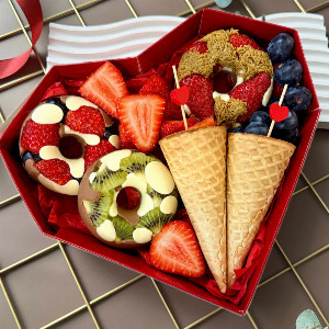 "Fruit Fantasy" Berry Set with delivery Tyumen