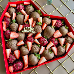 "Festive Heartbeat" Strawberry Heart with delivery Tyumen