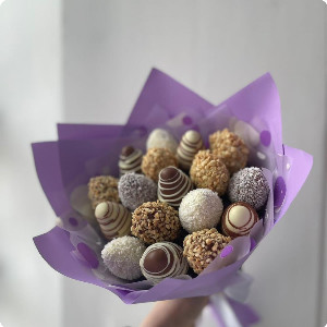 "Secret Agent" Strawberry Bouquet with delivery Krasnoyarsk