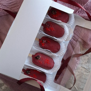 "Cherry Velvet" Desserts on Sticks with delivery Moscow