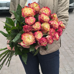 "Apple Blush" Rose Bouquet with delivery Barnaul