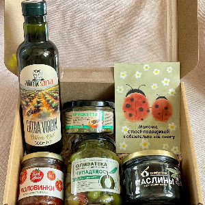 "Sunlit Love" Gourmet Box with delivery Moscow