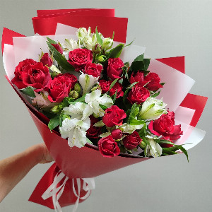 "Vivid Flamenco" Bouquet with delivery Pskov