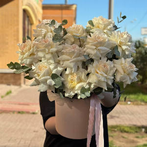 Композиция "Благородная симфония" из роз