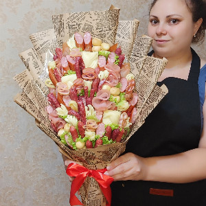 Букет "Мясная симфония" с сыром с доставкой в Барнауле